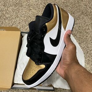 Air Jordan 1 Low “Gold Toe”
